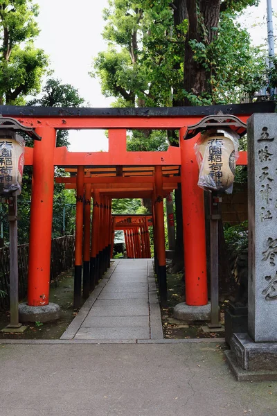 TOKYO, JAPAN - September 30, 2017: Japanese gates in  Ueno P — Stock Photo, Image